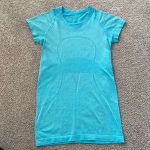 Lululemon workout top